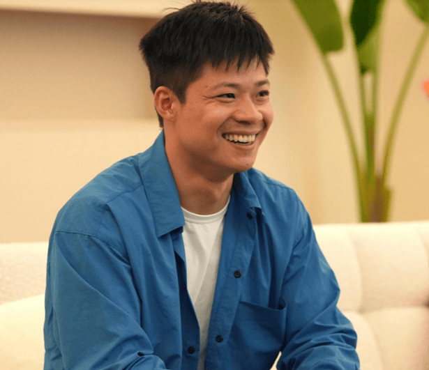 苏炳添赛后接受采访：电竞国家队是我最难对付的对手